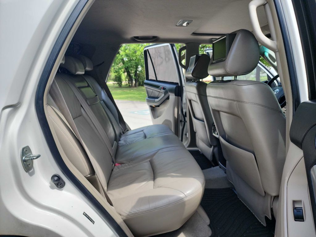2009 Toyota 4Runner Image 32