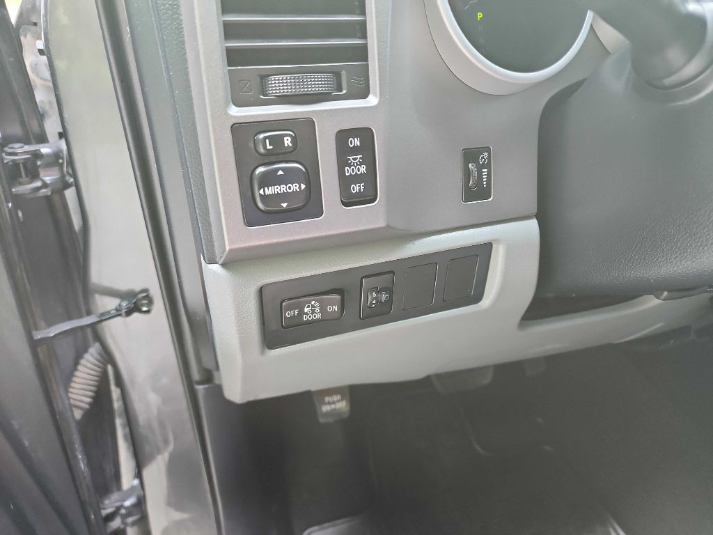 2013 Toyota Tundra Image 16