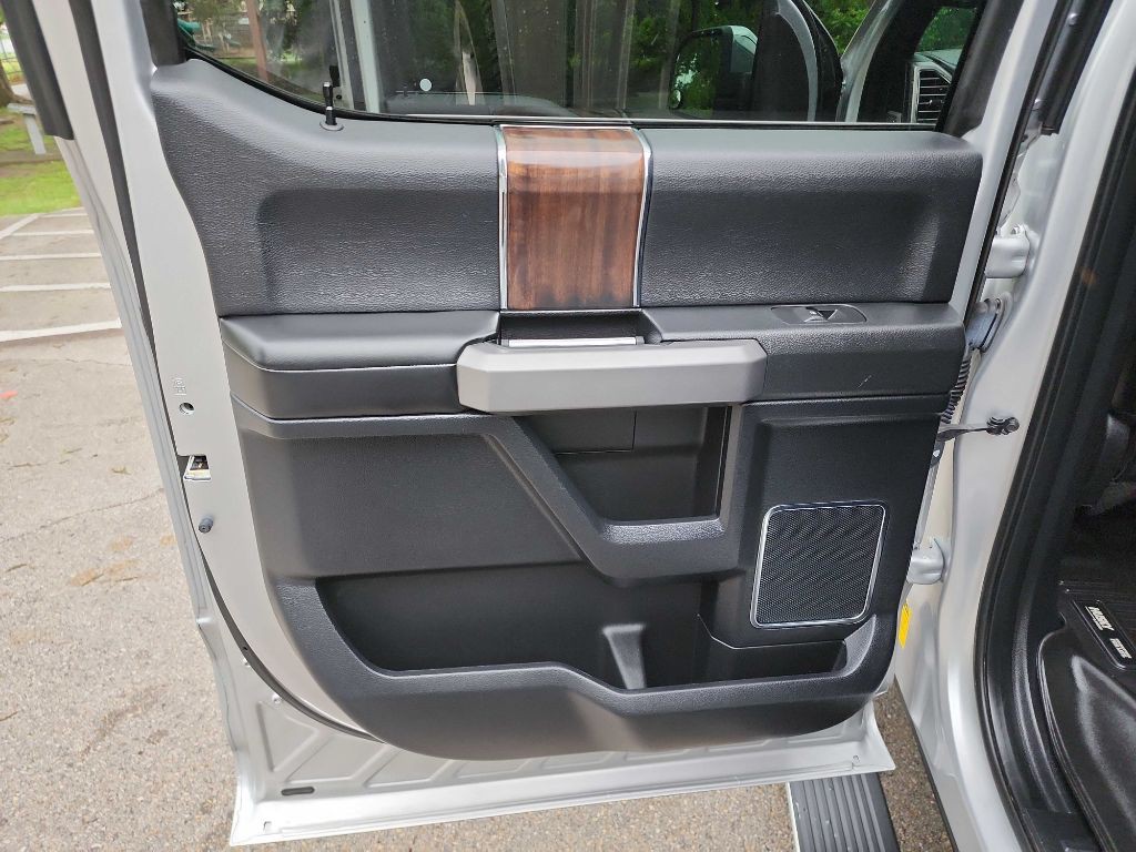 2017 Ford F-150 Image 39