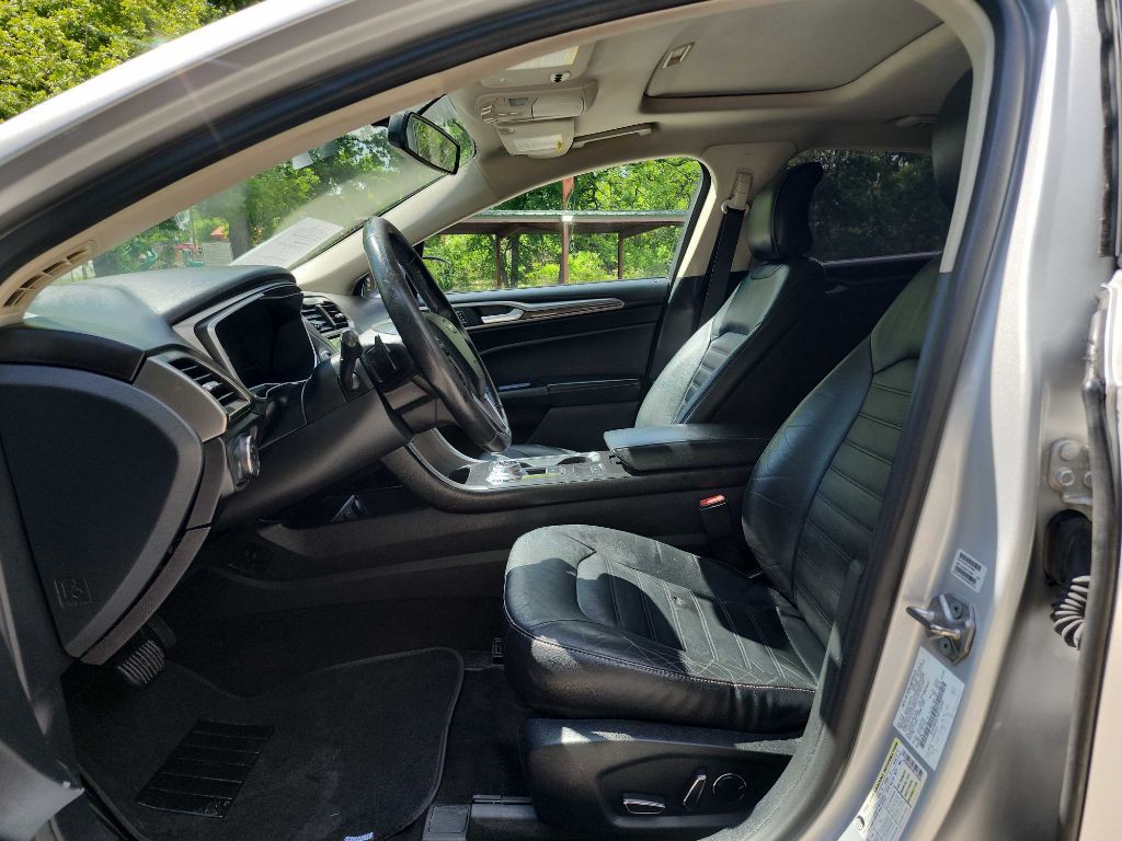 2017 Ford Fusion Image 15