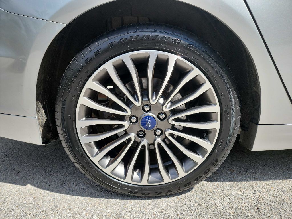 2017 Ford Fusion Image 11
