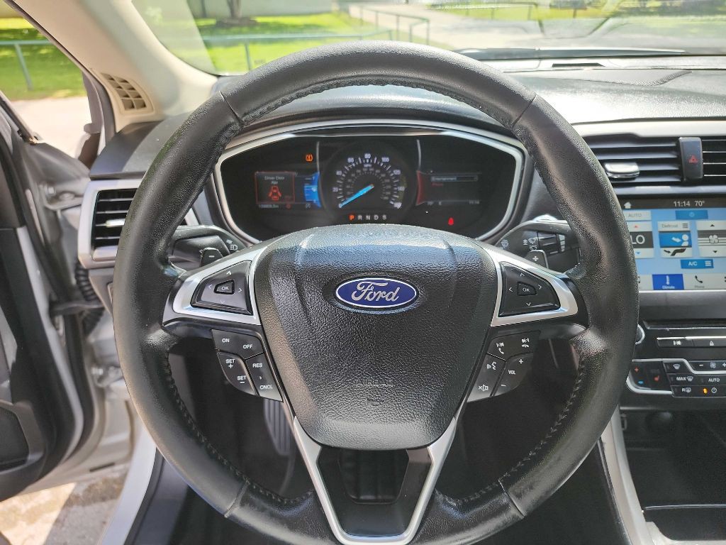 2017 Ford Fusion Image 16