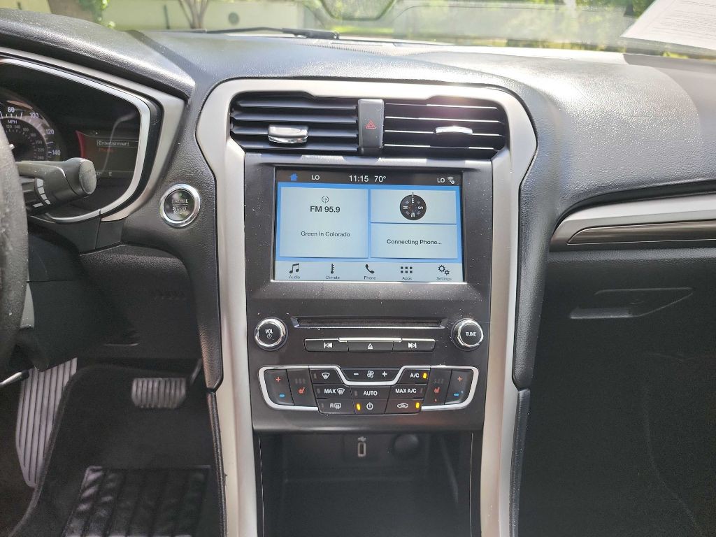 2017 Ford Fusion Image 21