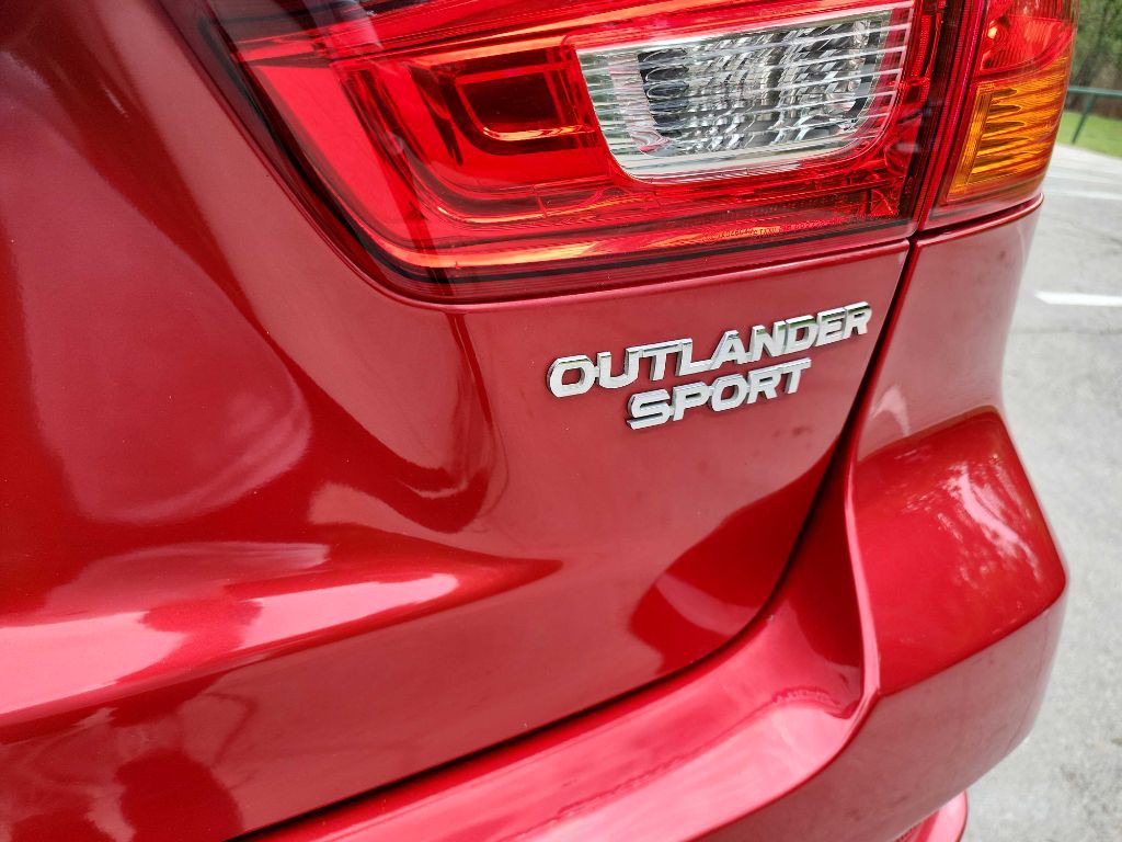 2018 Mitsubishi Outlander Image 8