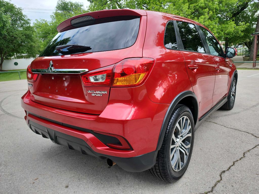 2018 Mitsubishi Outlander Image 9