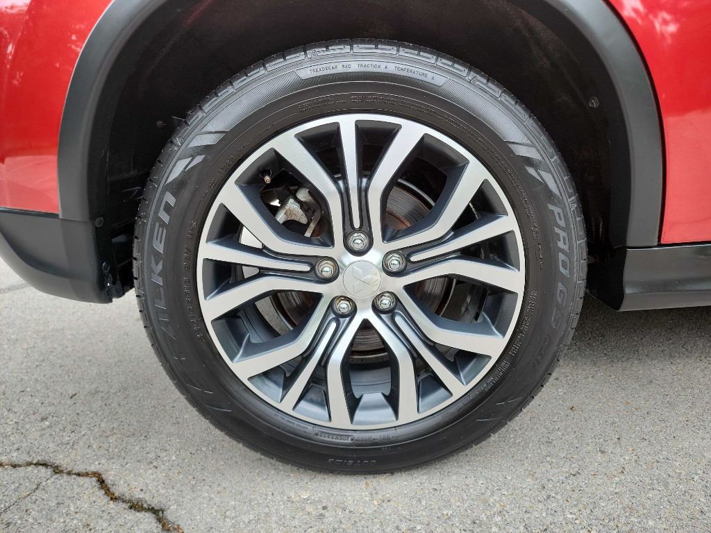 2018 Mitsubishi Outlander Image 10