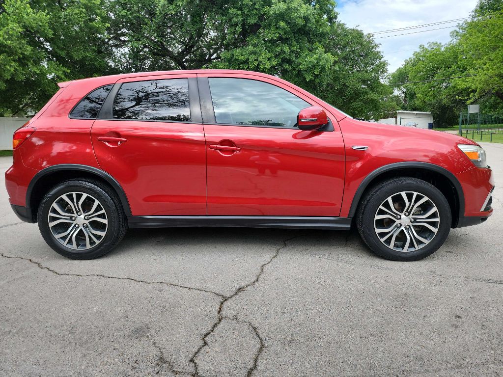 2018 Mitsubishi Outlander Image 11