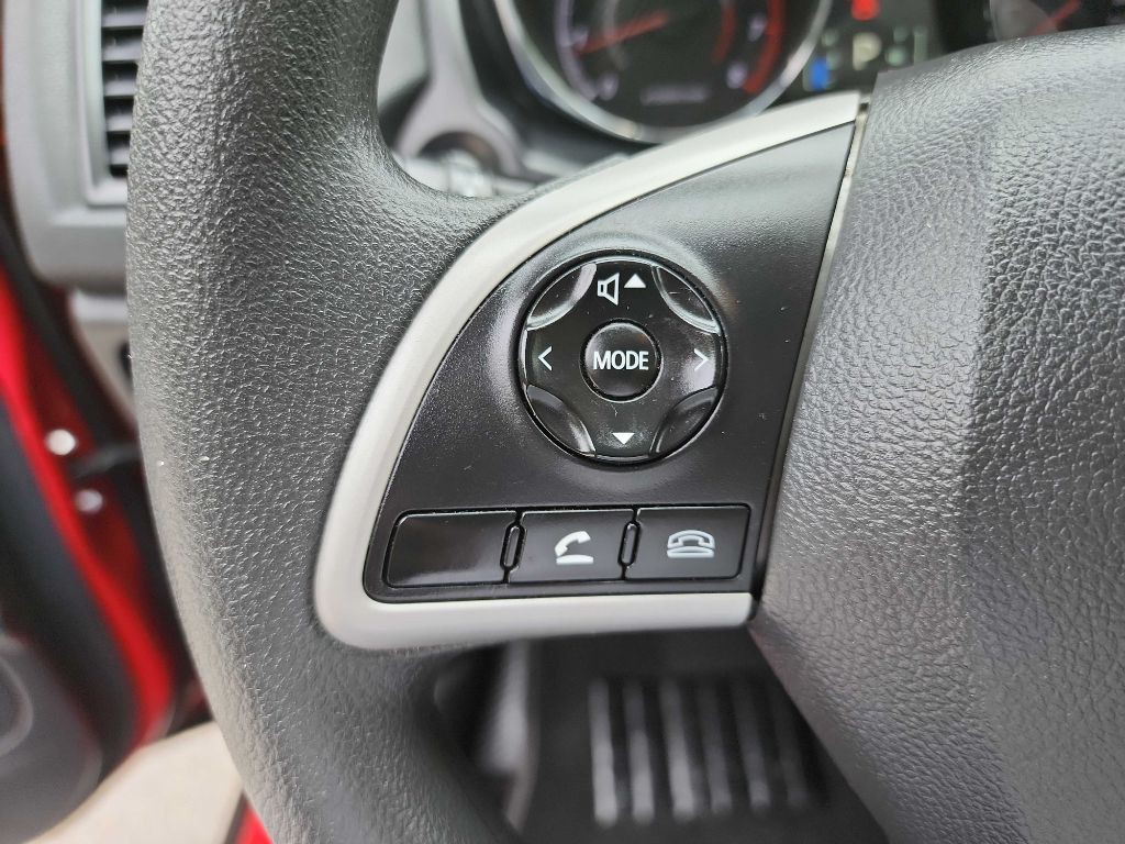 2018 Mitsubishi Outlander Image 16