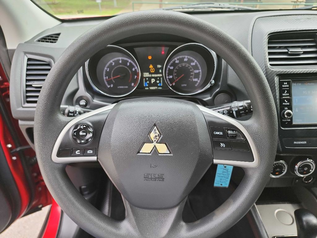 2018 Mitsubishi Outlander Image 17