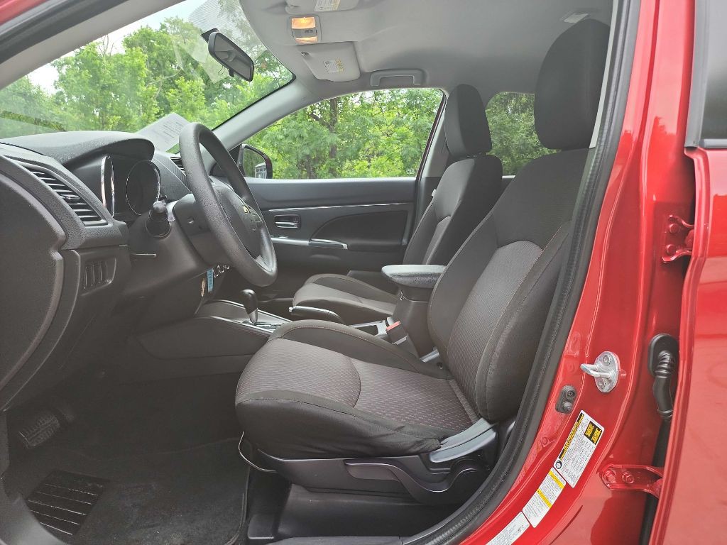 2018 Mitsubishi Outlander Image 18