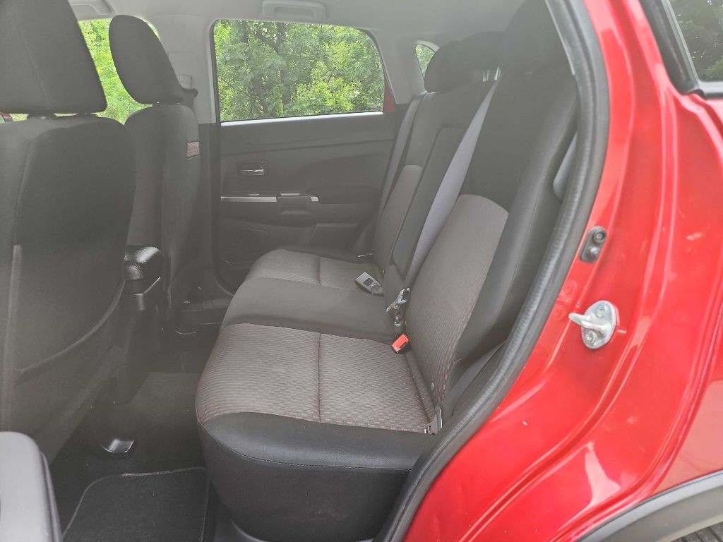 2018 Mitsubishi Outlander Image 25