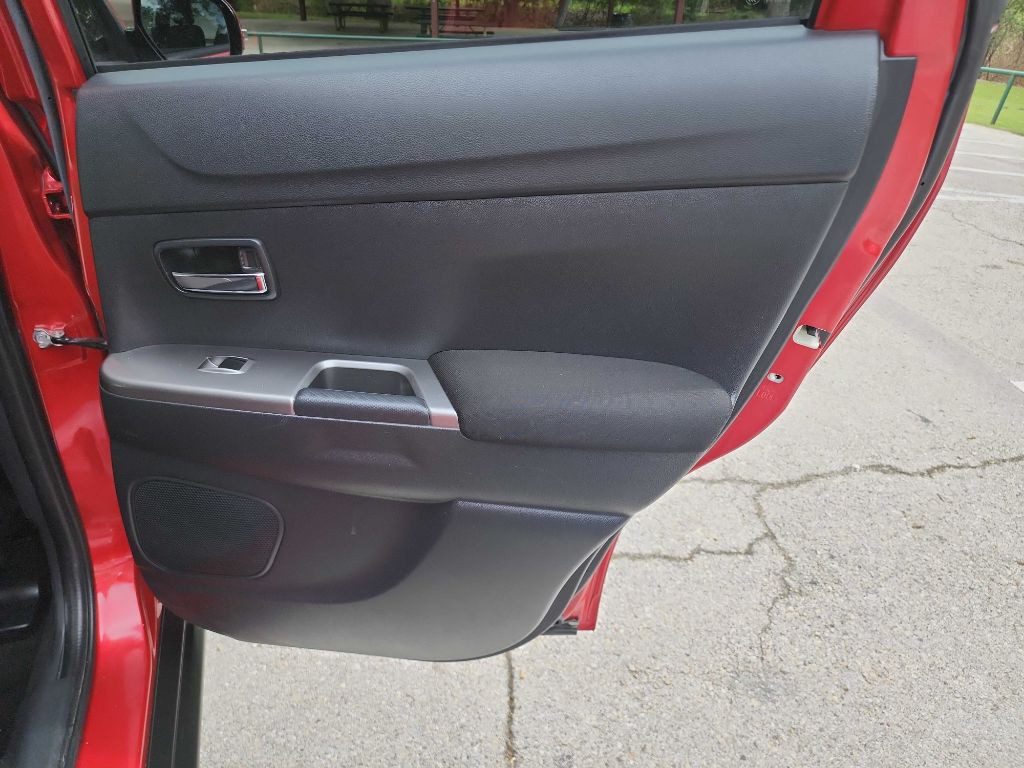 2018 Mitsubishi Outlander Image 27