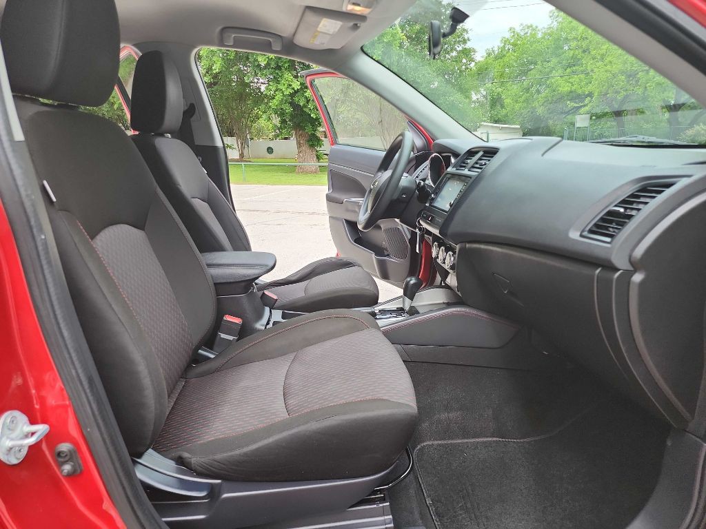 2018 Mitsubishi Outlander Image 33