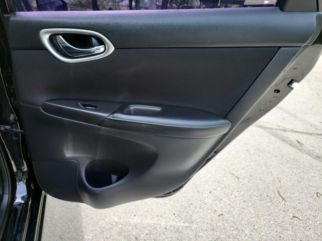 2018 Nissan Sentra Image 30