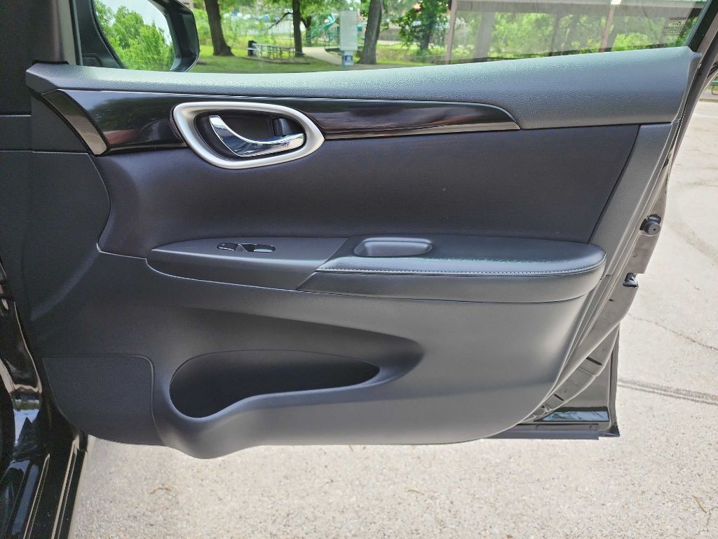 2018 Nissan Sentra Image 32
