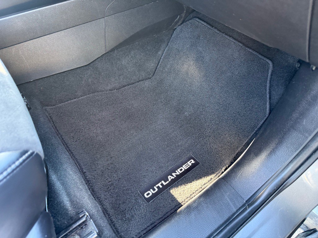 2022 Mitsubishi Outlander Image 23