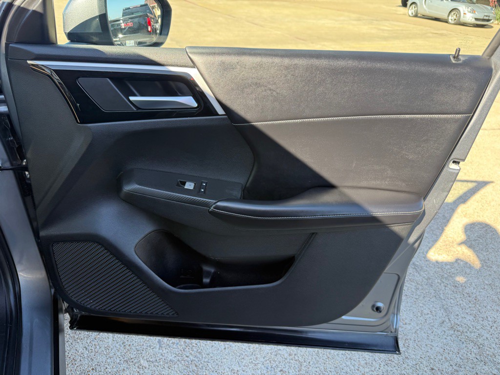 2022 Mitsubishi Outlander Image 24