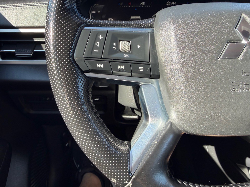 2022 Mitsubishi Outlander Image 28