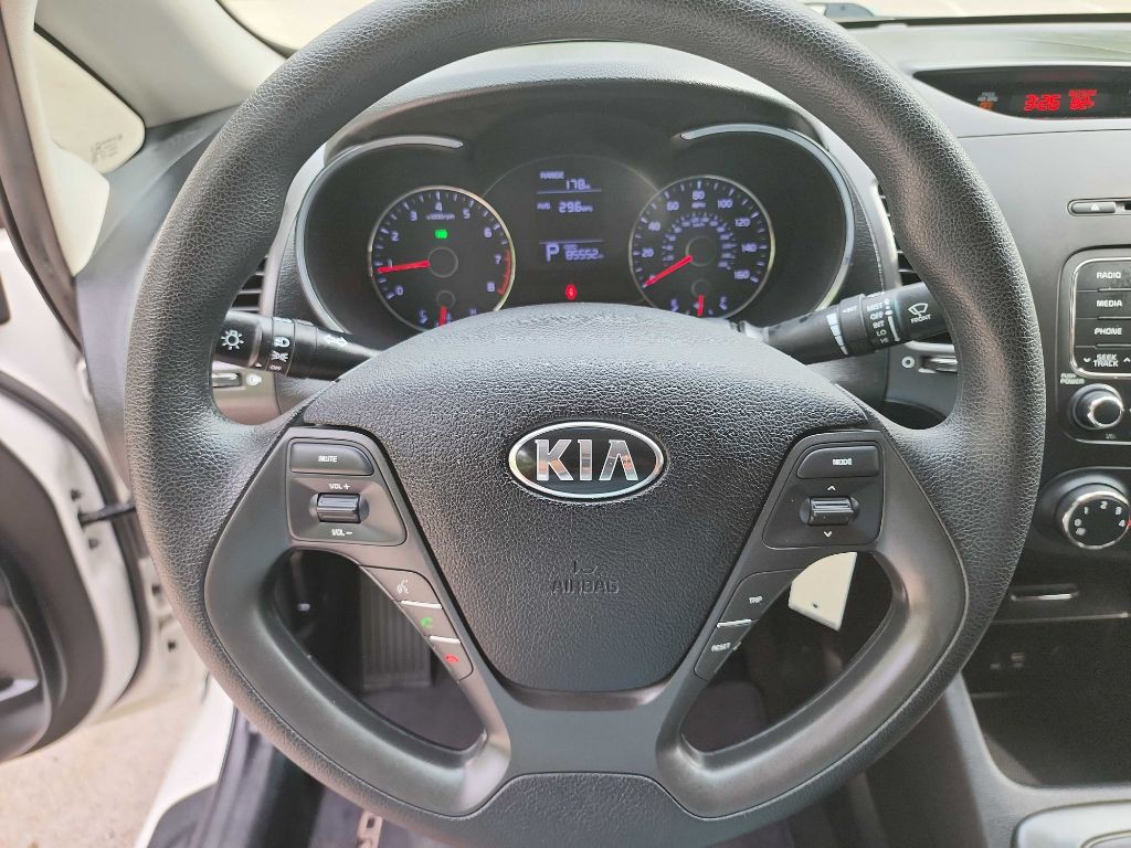 2016 Kia Forte Image 12