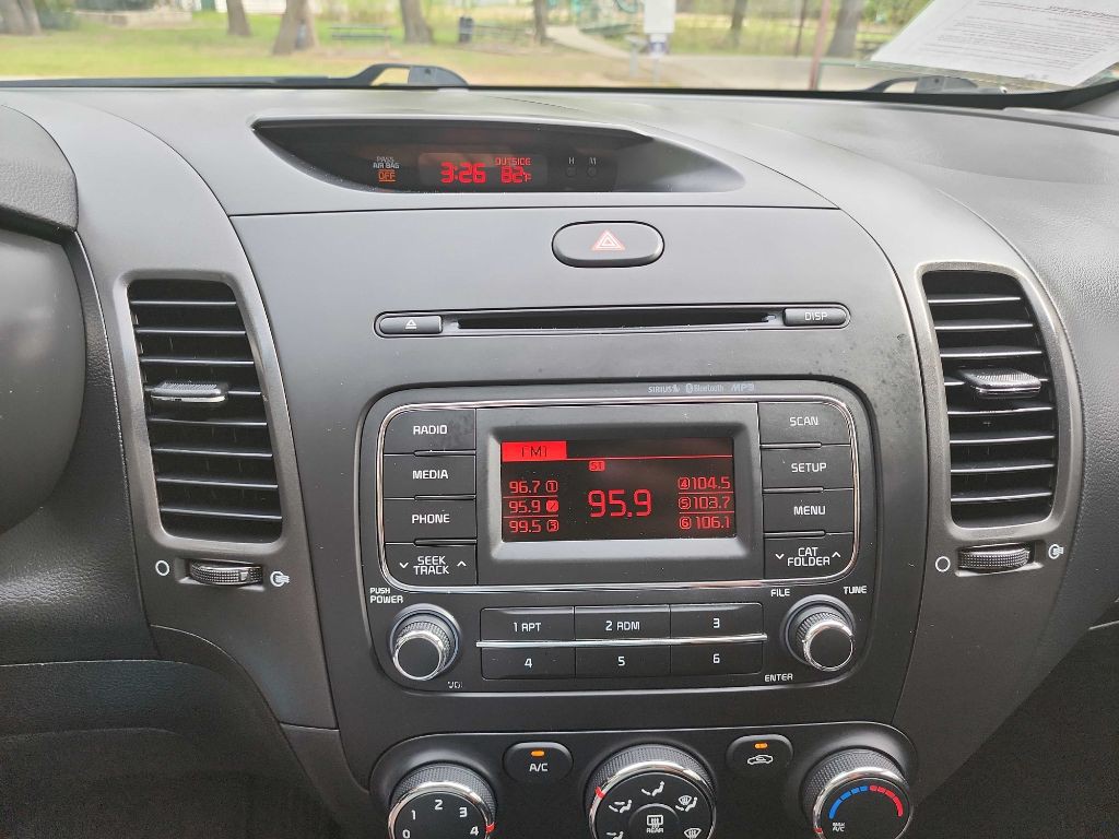 2016 Kia Forte Image 17
