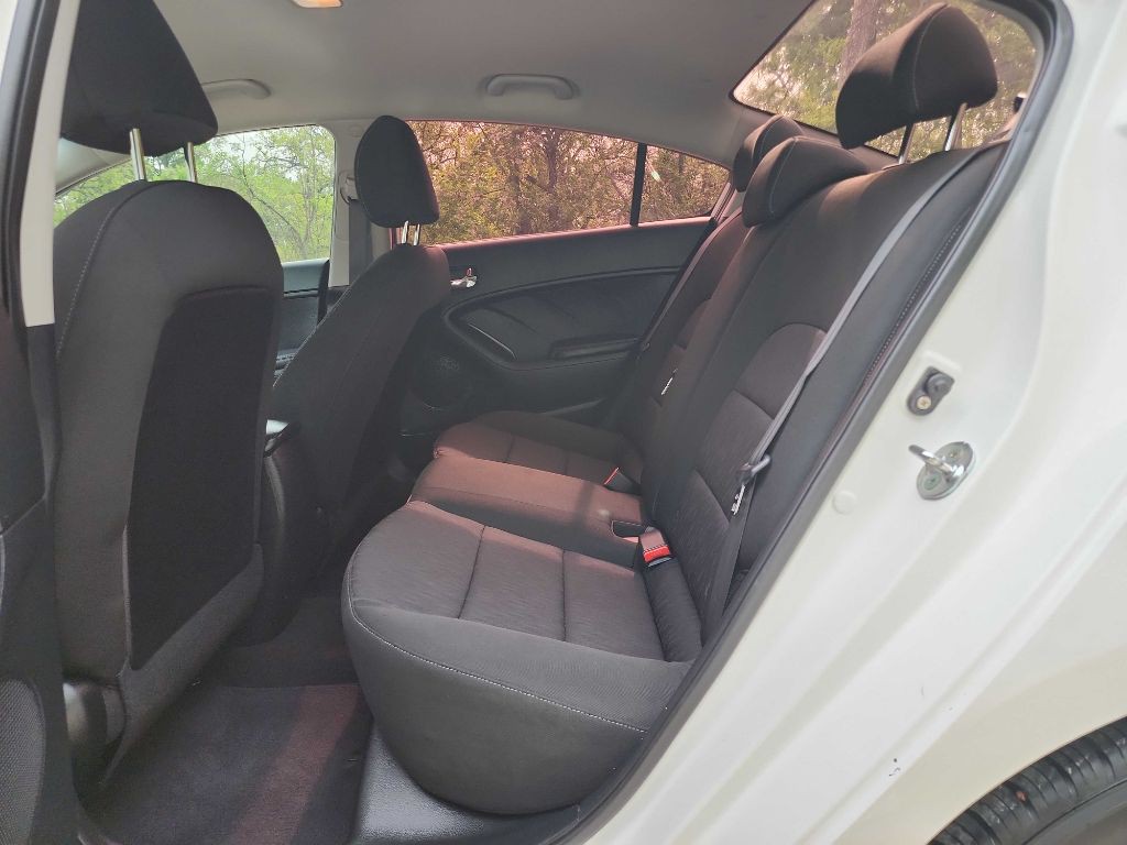 2016 Kia Forte Image 24