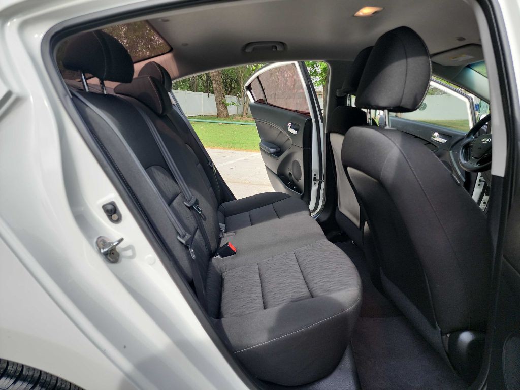 2016 Kia Forte Image 25