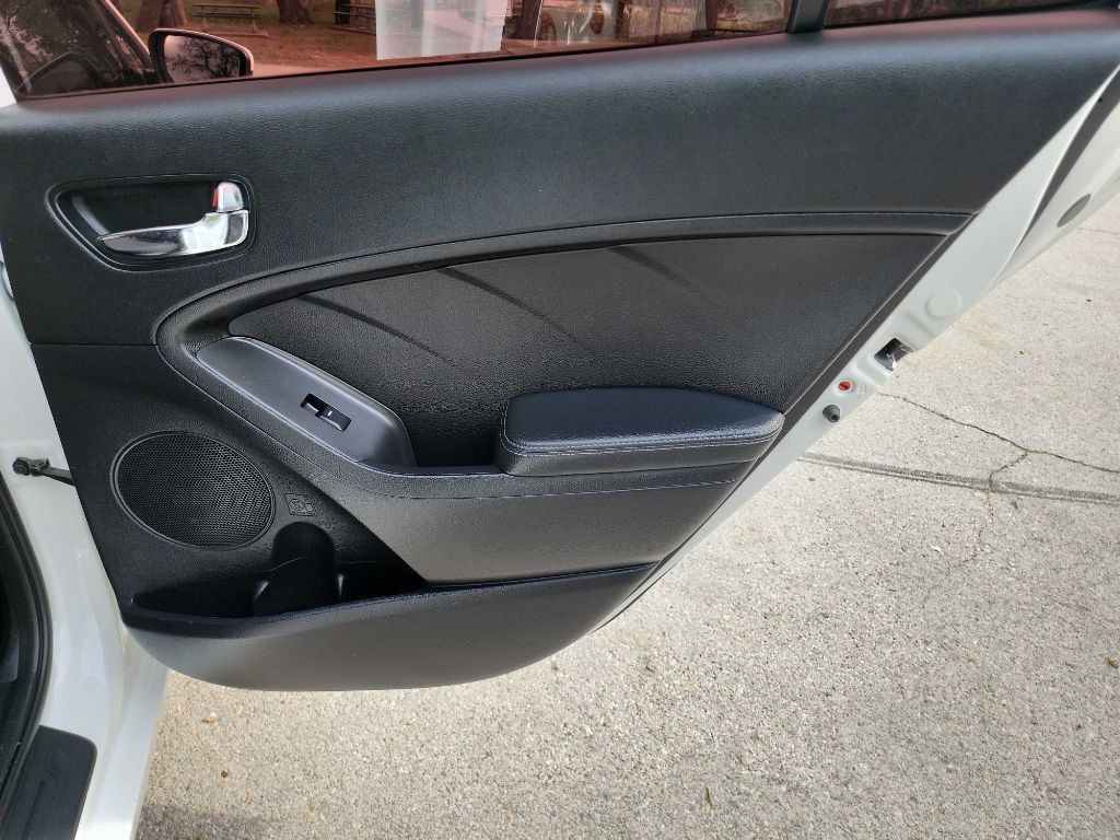 2016 Kia Forte Image 27