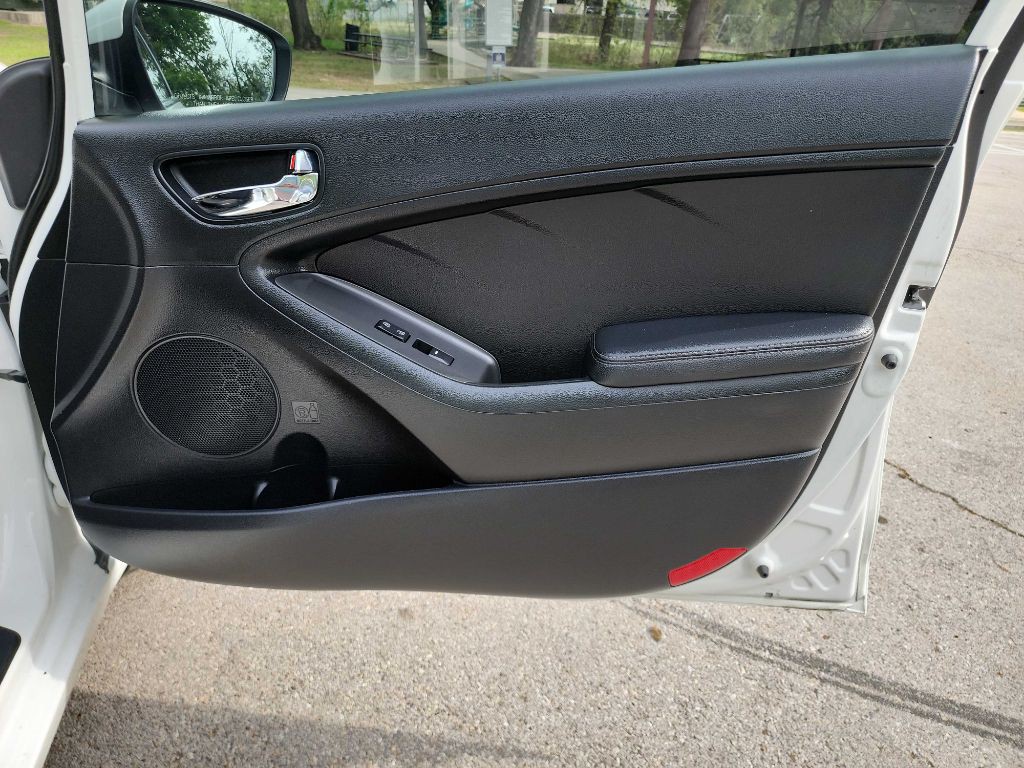 2016 Kia Forte Image 28