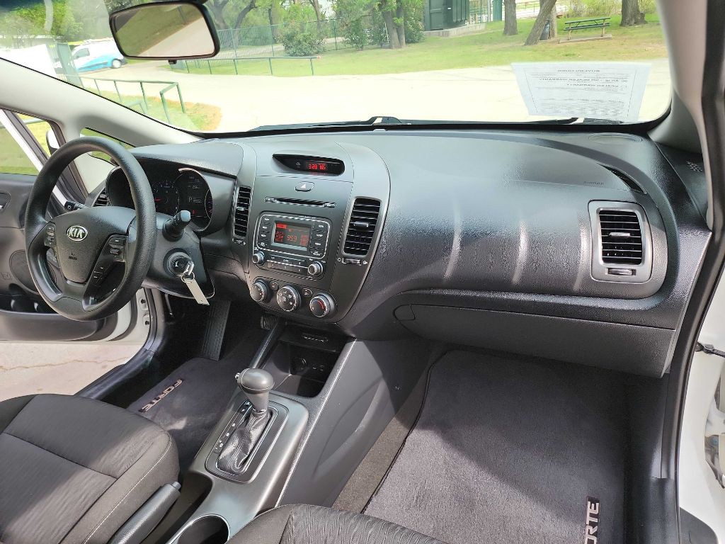 2016 Kia Forte Image 29