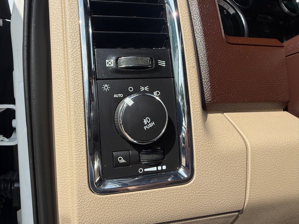 2016 RAM 2500 Image 26