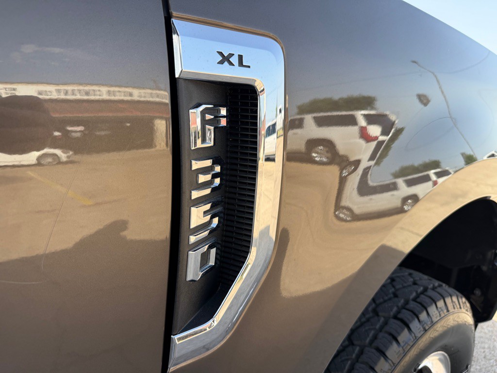 2017 Ford F-350 Image 9