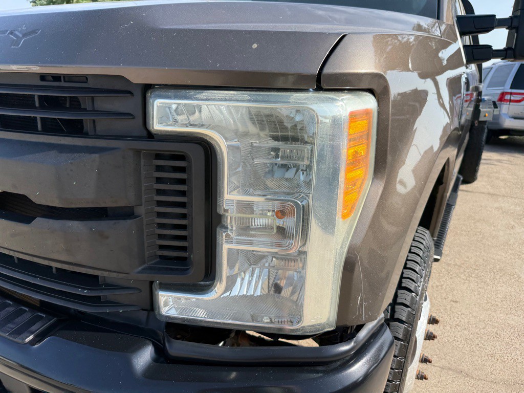 2017 Ford F-350 Image 11