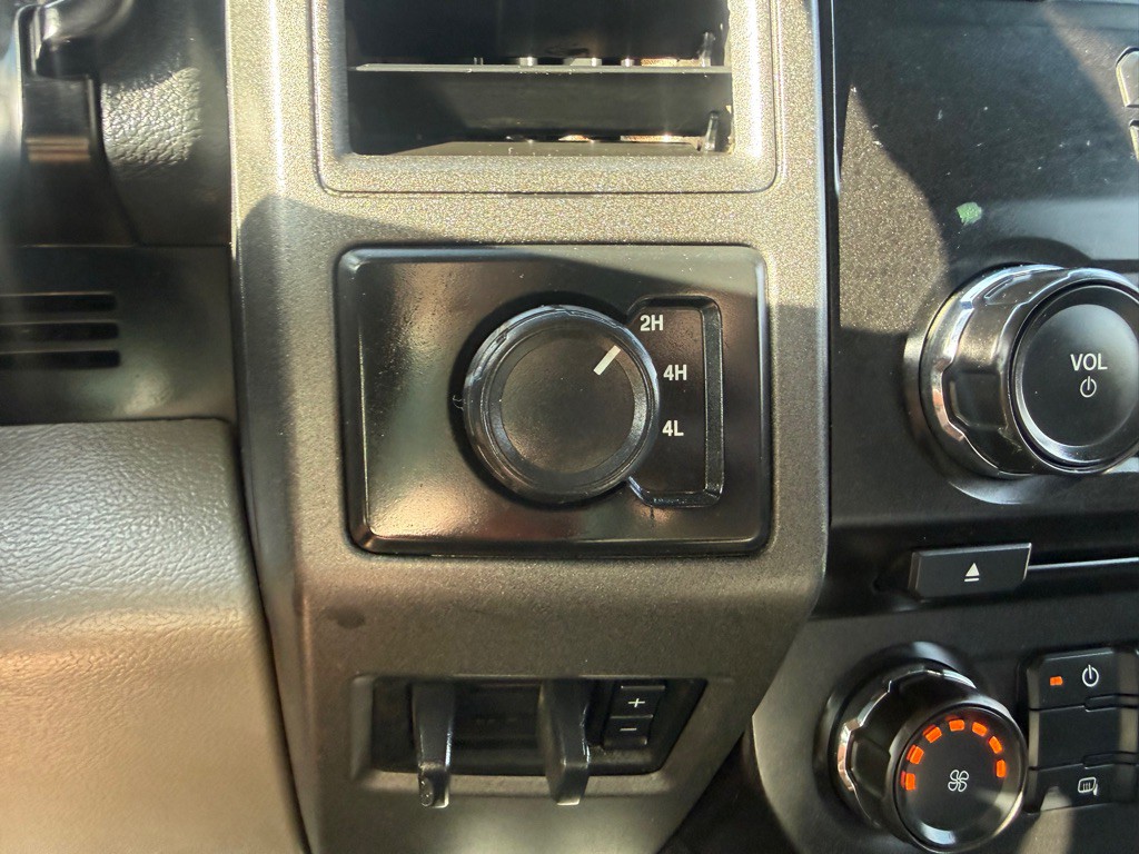2017 Ford F-350 Image 25