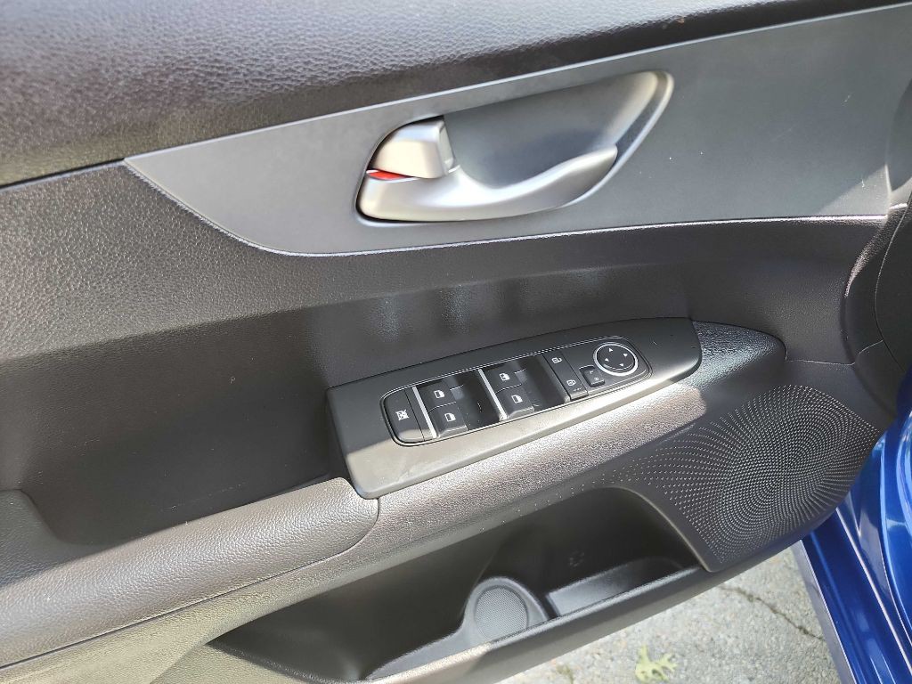 2021 Kia Forte Image 16