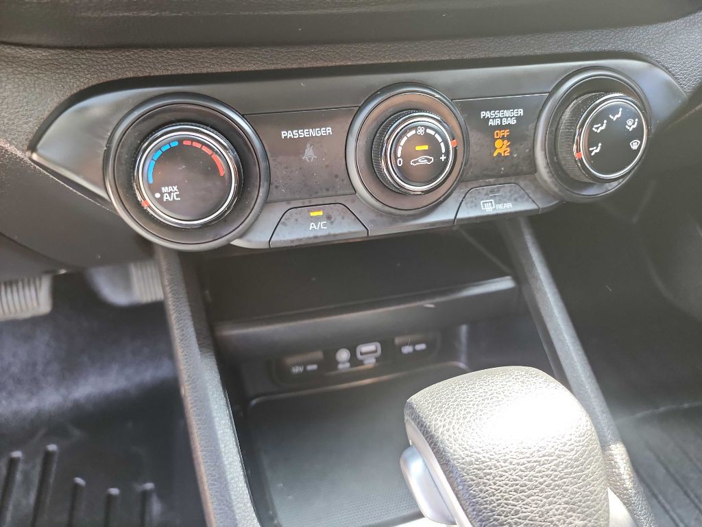 2021 Kia Forte Image 24