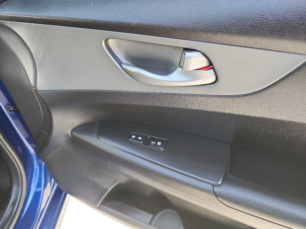 2021 Kia Forte Image 32