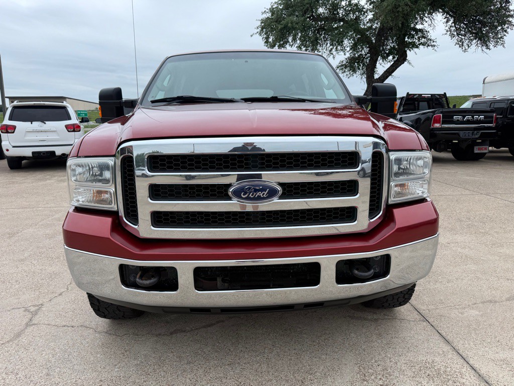 2005 Ford Excursion Image 2