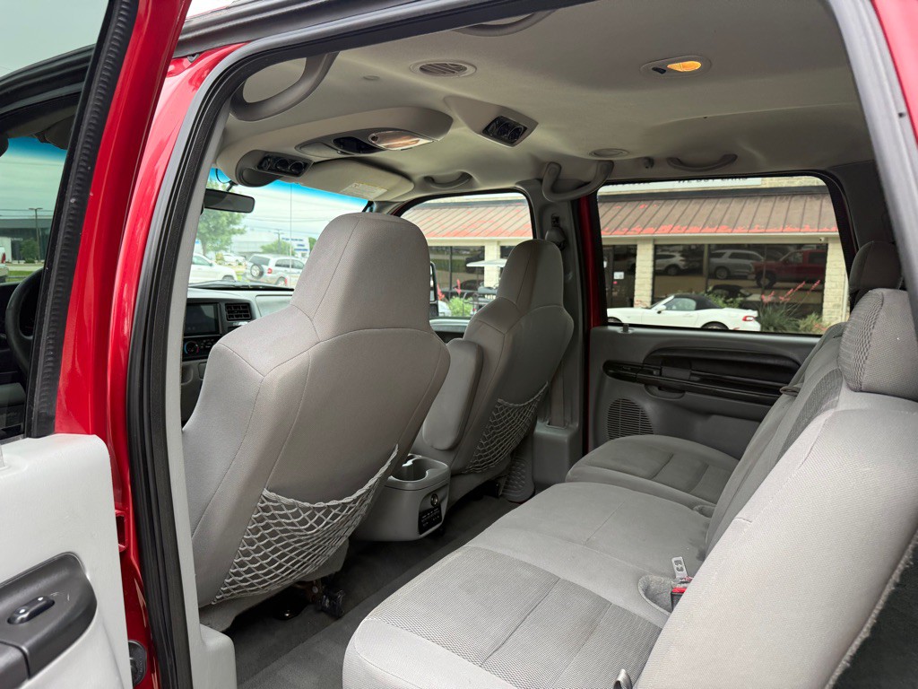 2005 Ford Excursion Image 14