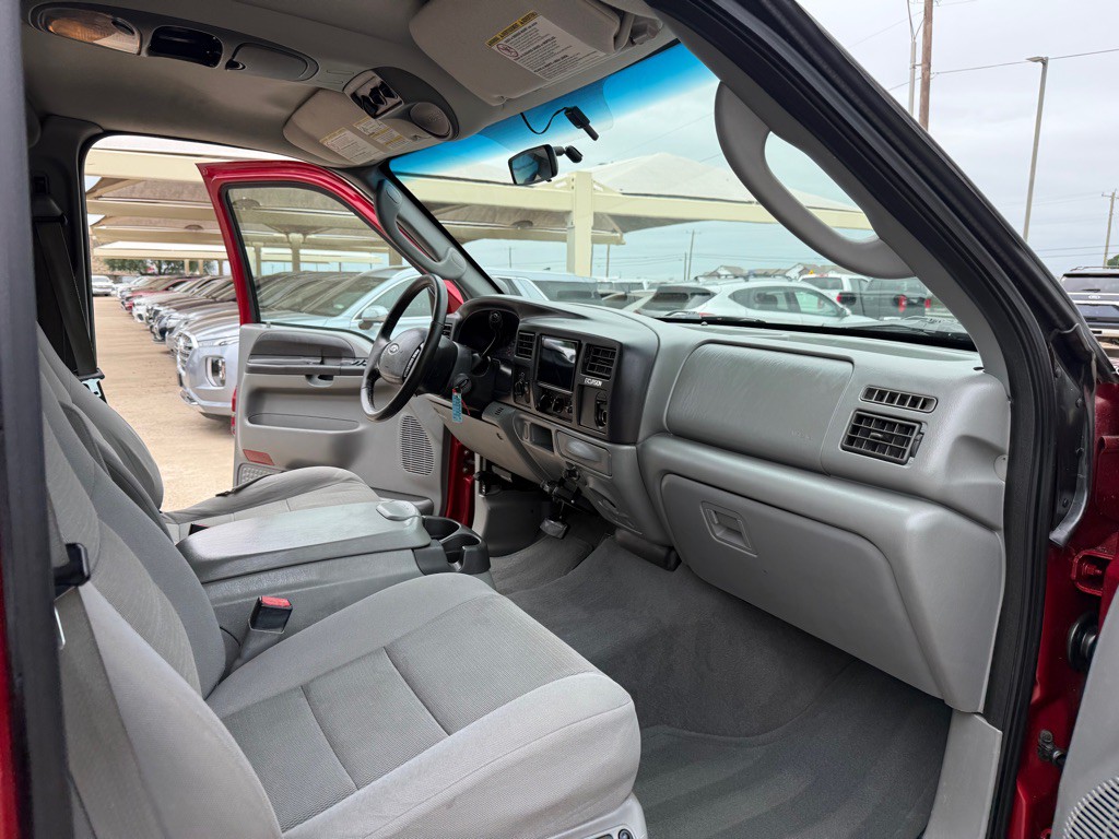 2005 Ford Excursion Image 16