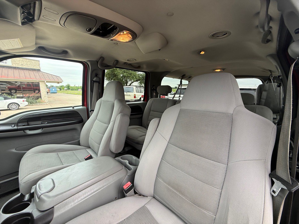 2005 Ford Excursion Image 19