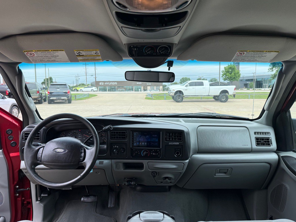 2005 Ford Excursion Image 21