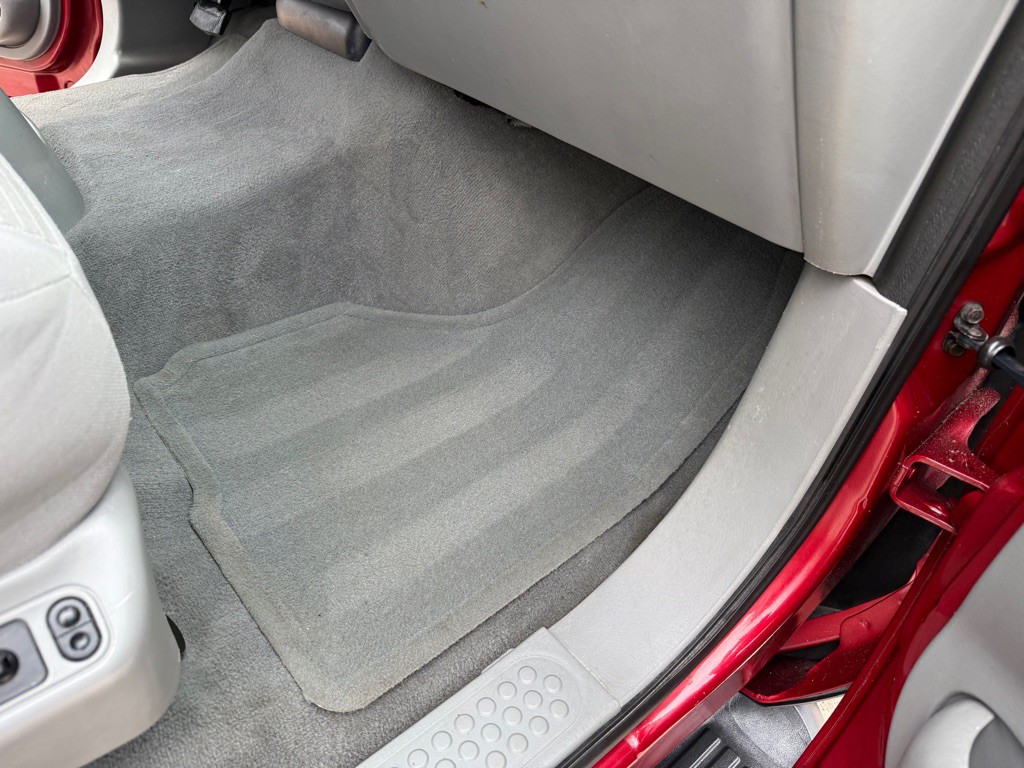 2005 Ford Excursion Image 23