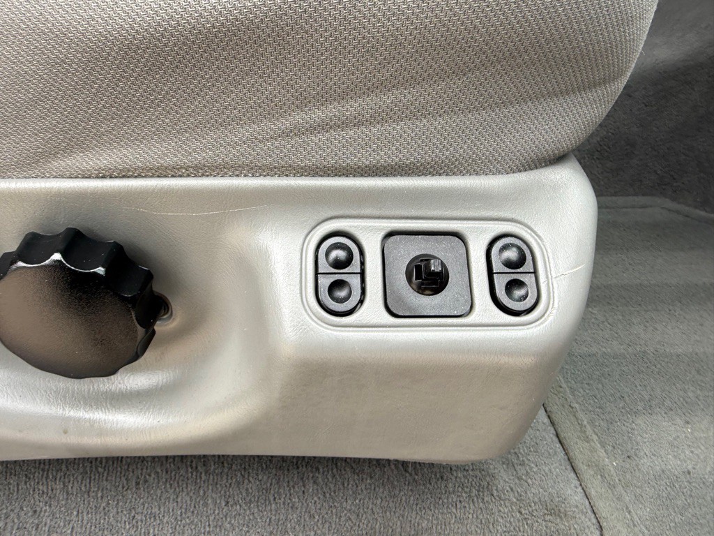 2005 Ford Excursion Image 24