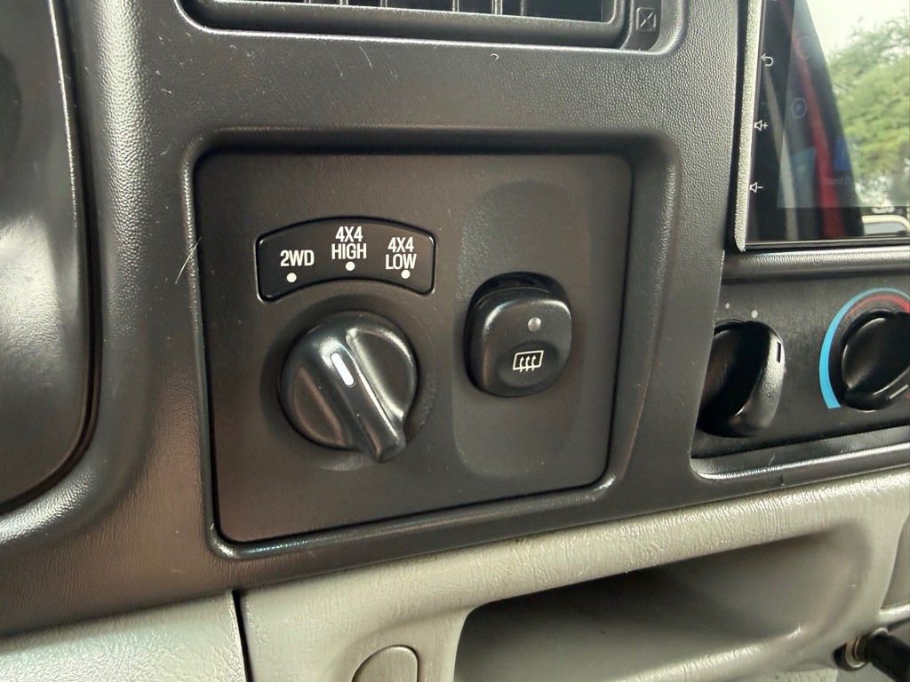 2005 Ford Excursion Image 30