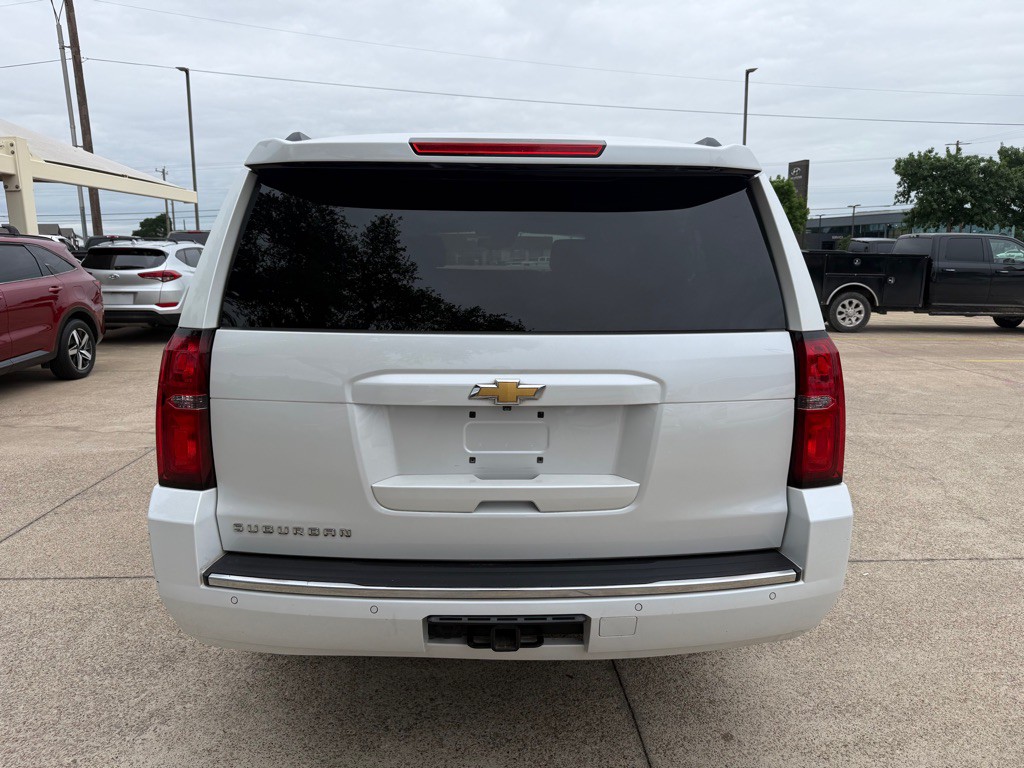 2016 Chevrolet Suburban Image 6