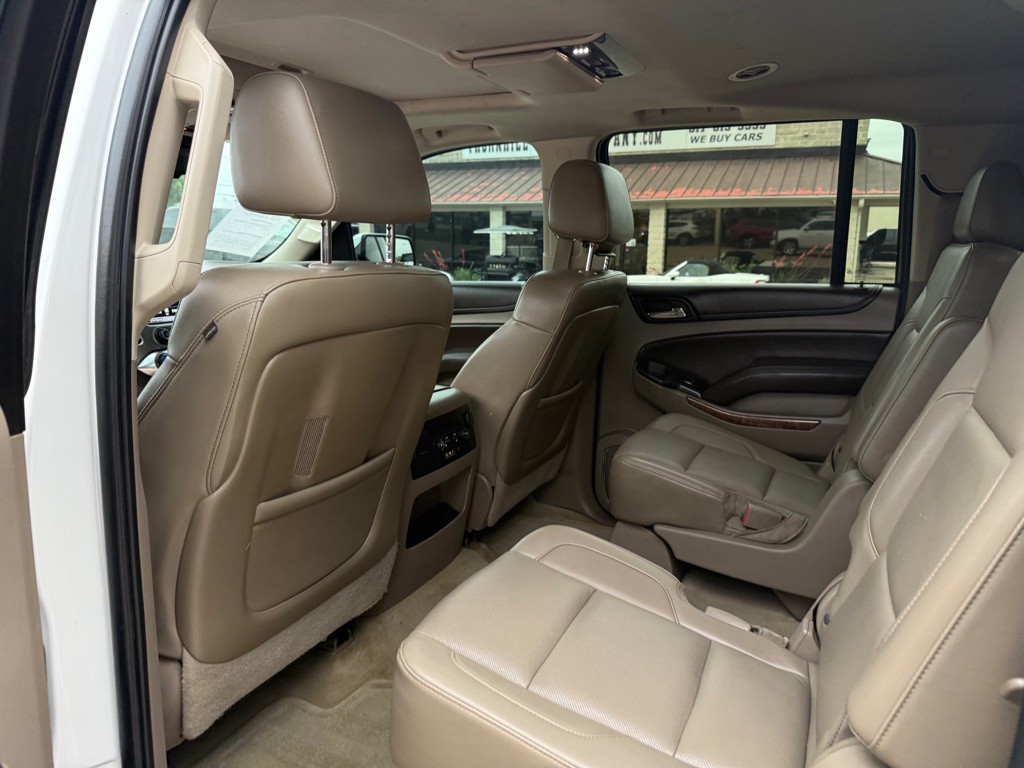 2016 Chevrolet Suburban Image 14