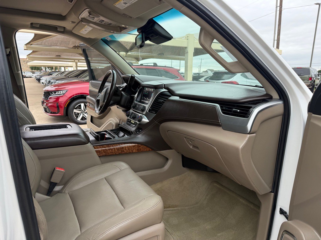 2016 Chevrolet Suburban Image 16