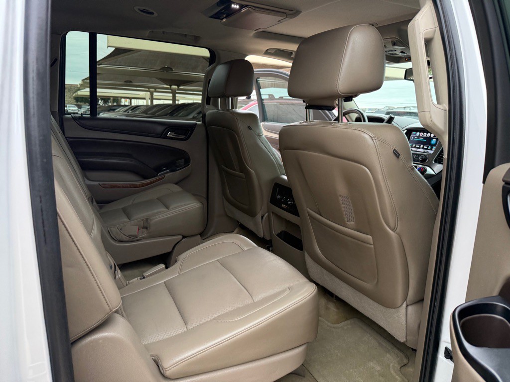 2016 Chevrolet Suburban Image 17