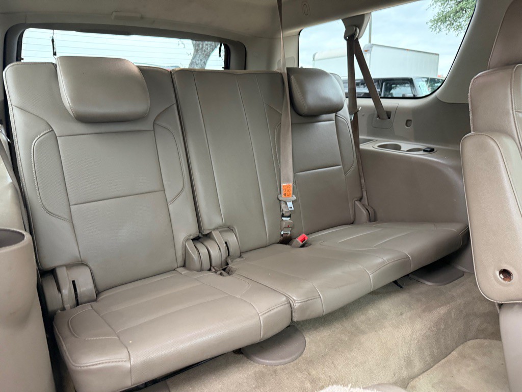 2016 Chevrolet Suburban Image 18