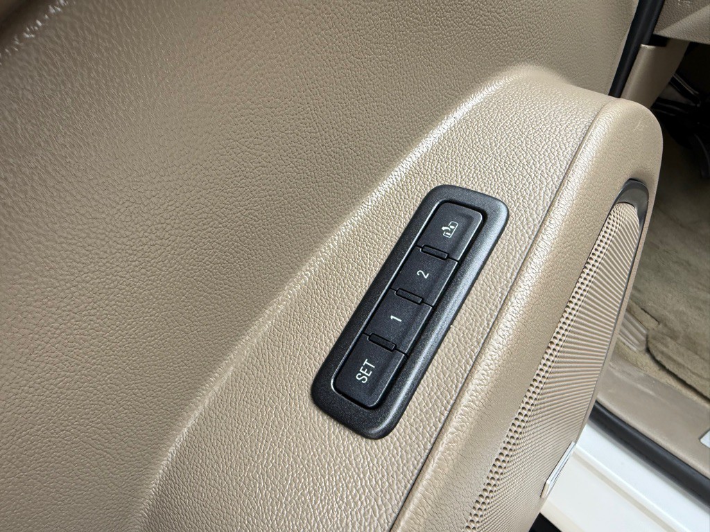 2016 Chevrolet Suburban Image 21